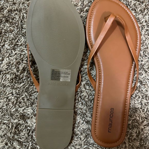 Maurice’s sandals - Picture 2 of 2